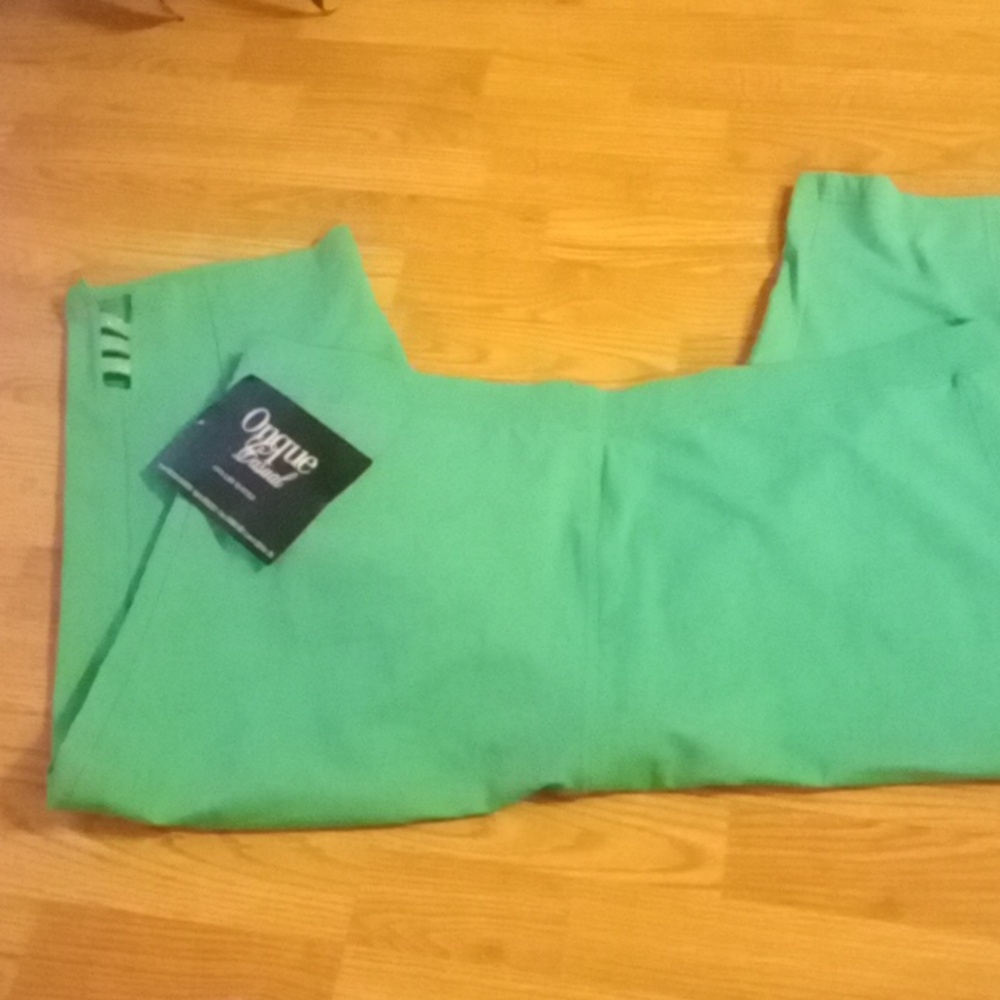 NWT women's plus green capris sz 3X - Picture 5 of 5